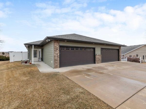 1222 E OAKLAND, Rapid City, SD 57701
