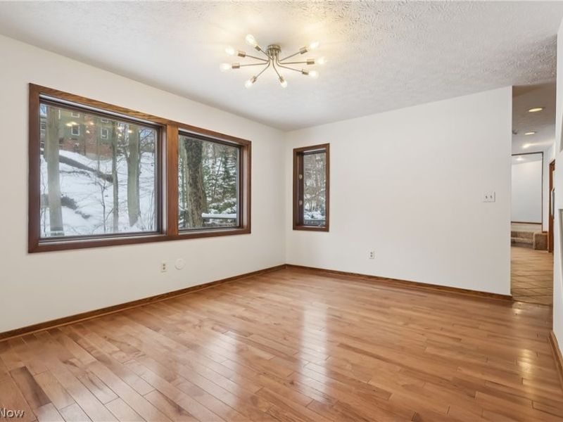 680 Rocky Hollow Drive, Akron, OH 44313 Photo 18