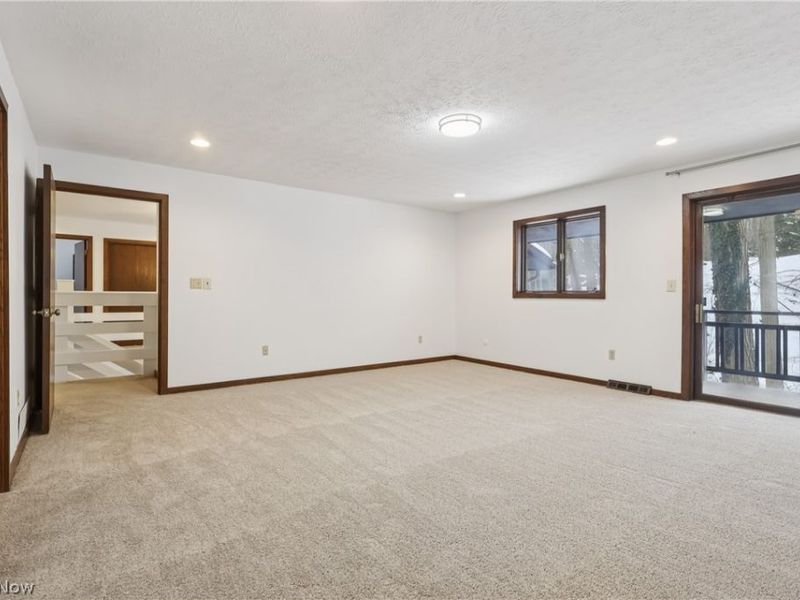 680 Rocky Hollow Drive, Akron, OH 44313 Photo 23