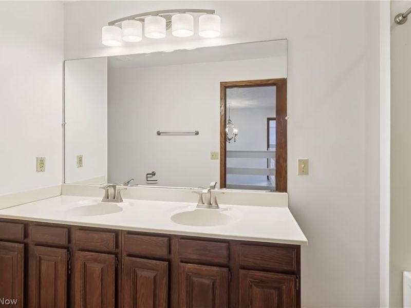 680 Rocky Hollow Drive, Akron, OH 44313 Photo 24