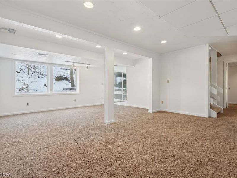 680 Rocky Hollow Drive, Akron, OH 44313 Photo 33