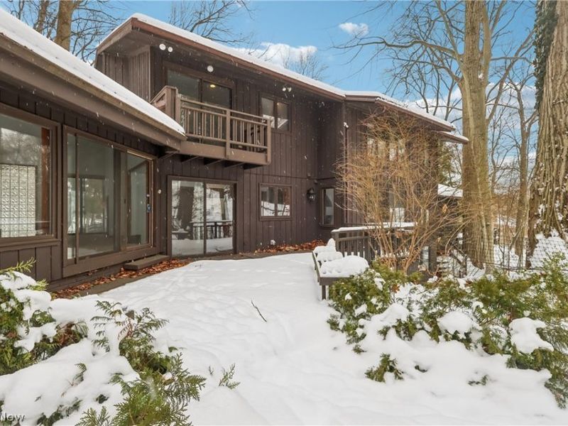 680 Rocky Hollow Drive, Akron, OH 44313 Photo 5