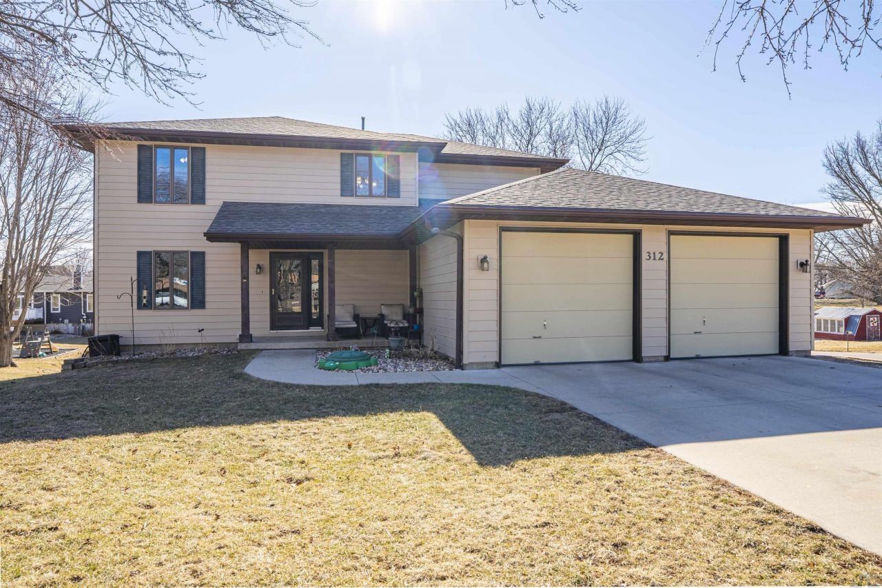 312 E 3rd St, Kingsley, IA 51028 Main Photo