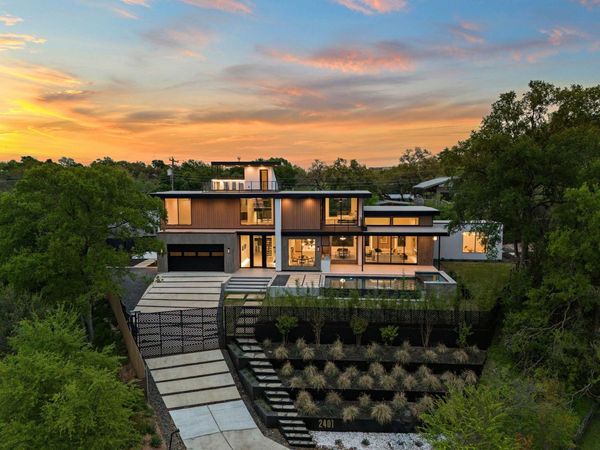 2401 Oakhaven CIR, Austin, TX 78704