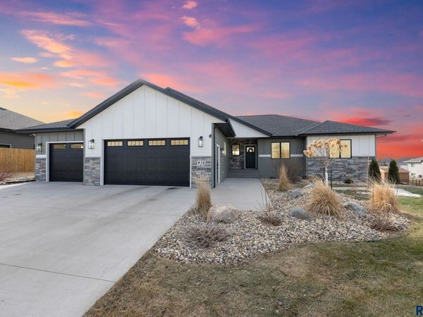 416 W 5th St, Crooks, SD 57020