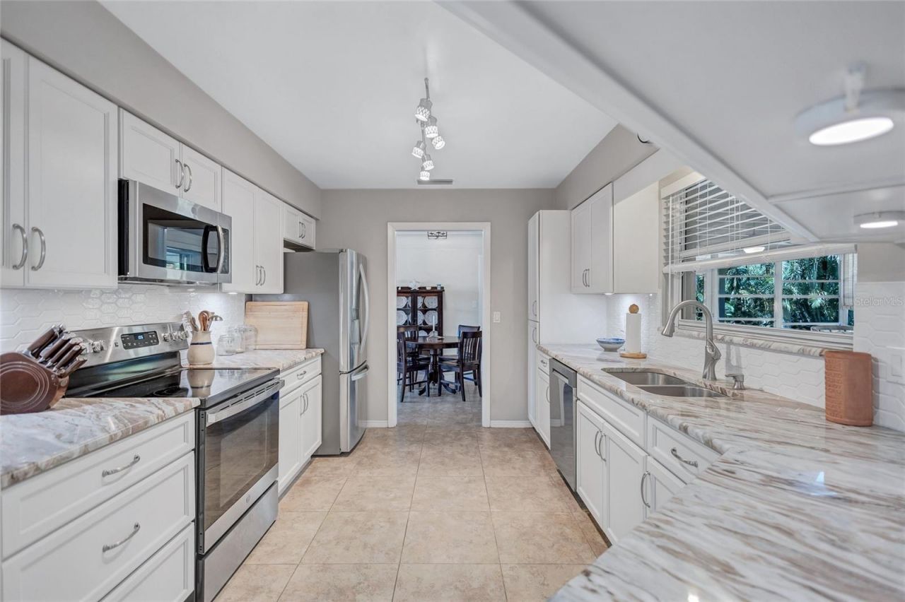 8243 37th Avenue N, Saint Petersburg, FL 33710 Photo