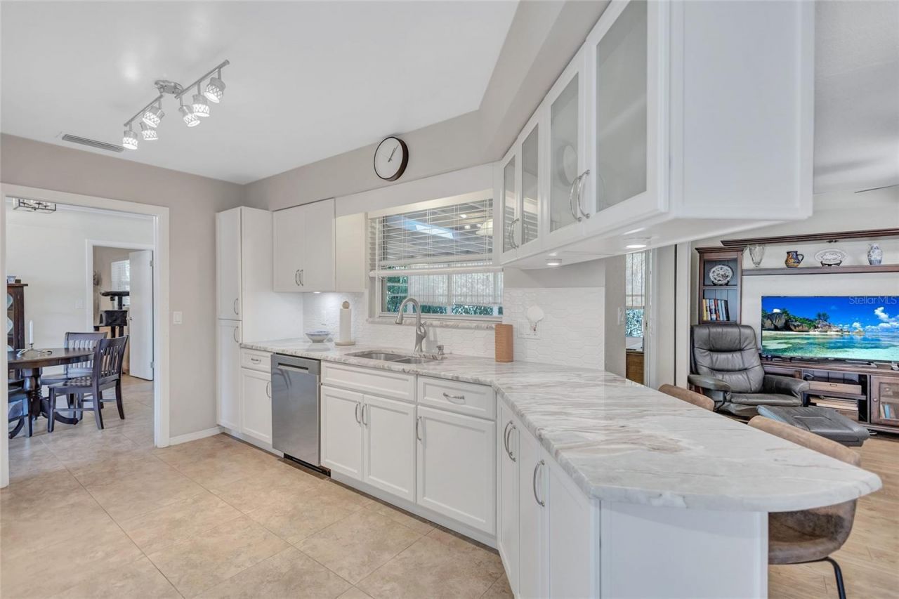 8243 37th Avenue N, Saint Petersburg, FL 33710 Photo