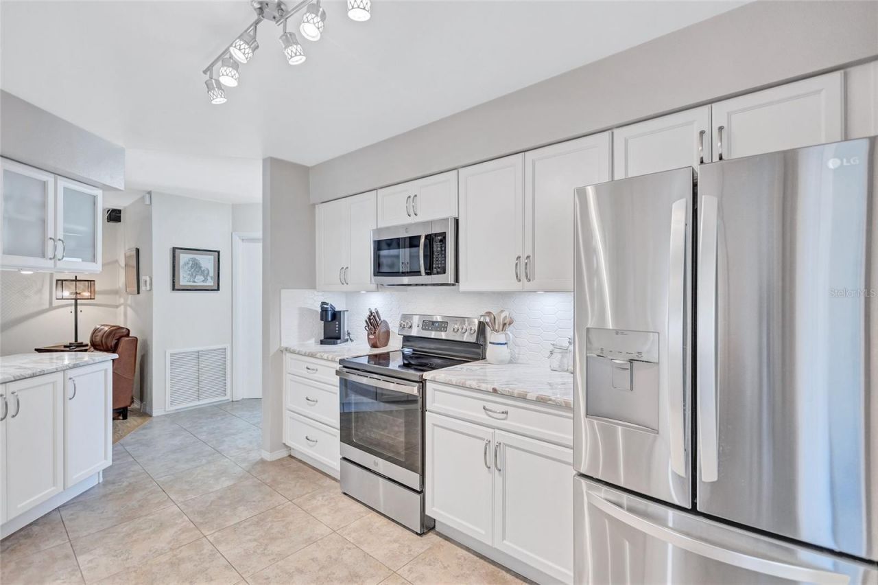 8243 37th Avenue N, Saint Petersburg, FL 33710 Photo