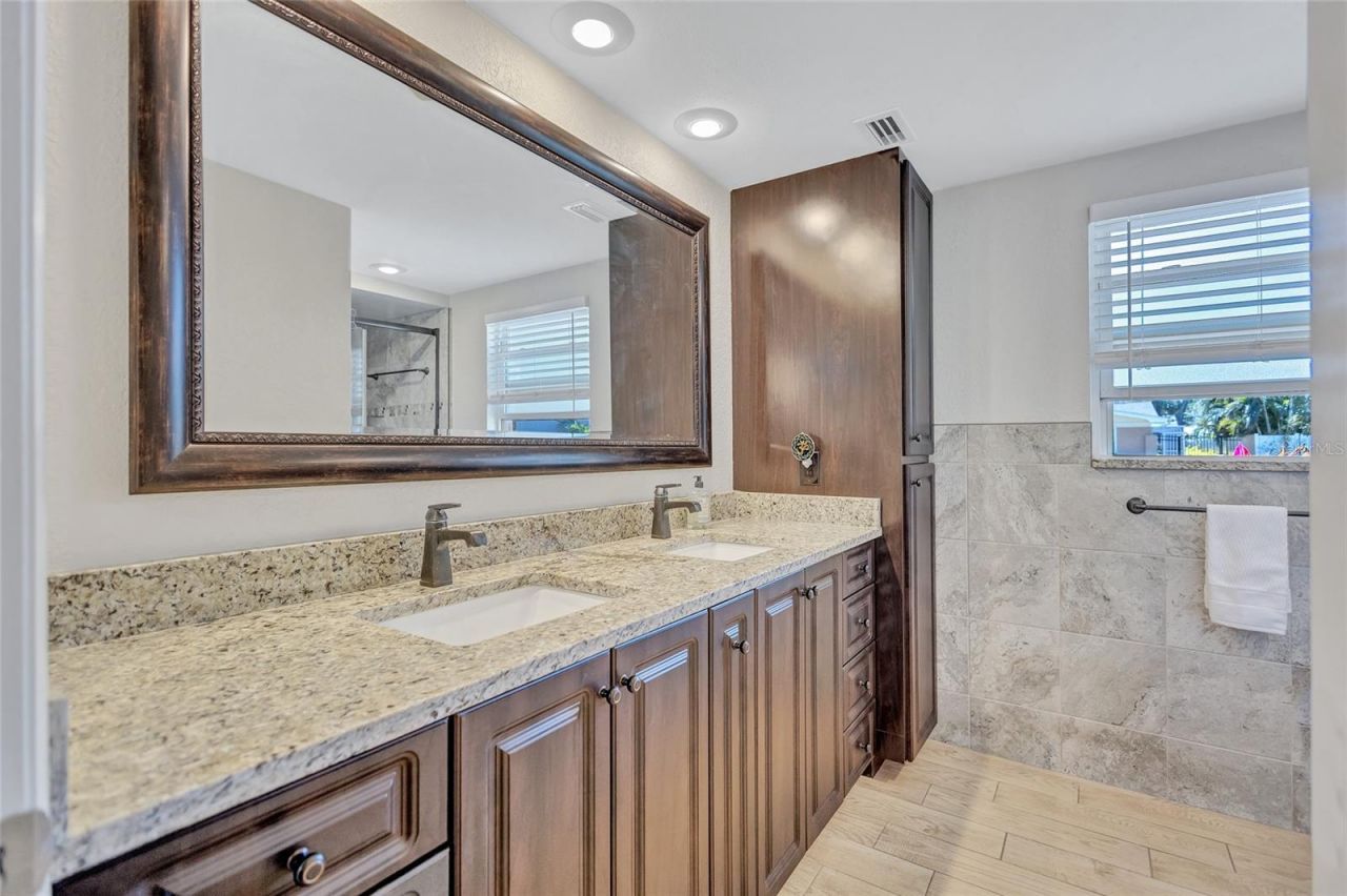 8243 37th Avenue N, Saint Petersburg, FL 33710 Photo