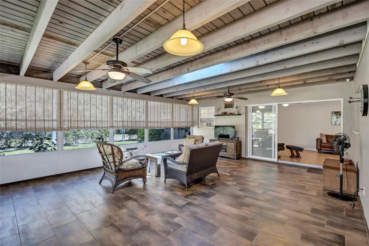 8243 37th Avenue N, Saint Petersburg, FL 33710 Photo