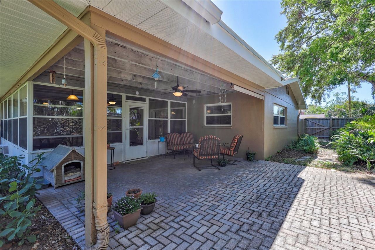 8243 37th Avenue N, Saint Petersburg, FL 33710 Photo