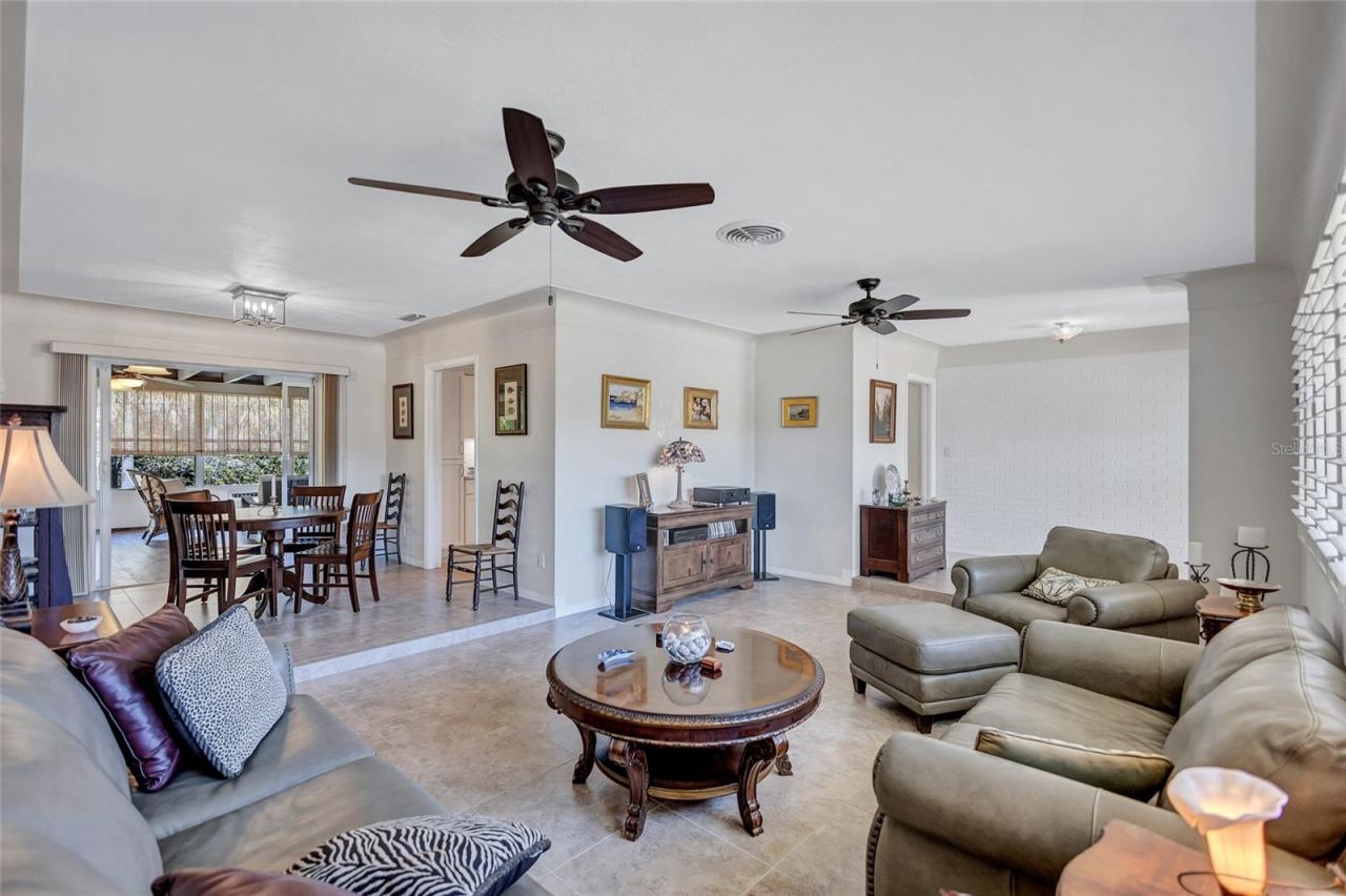 8243 37th Avenue N, Saint Petersburg, FL 33710 Photo