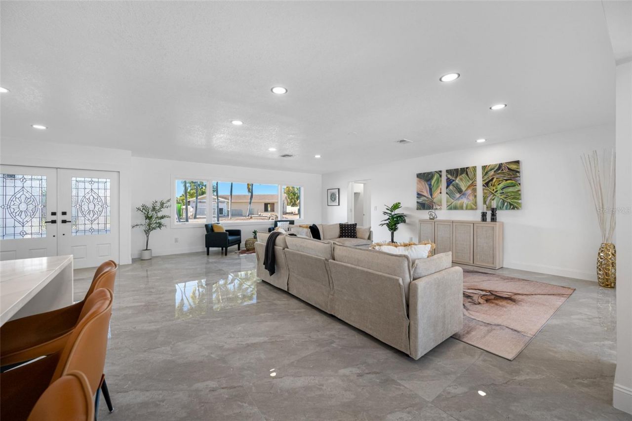 7905 9th Avenue S, Saint Petersburg, FL 33707 Photo