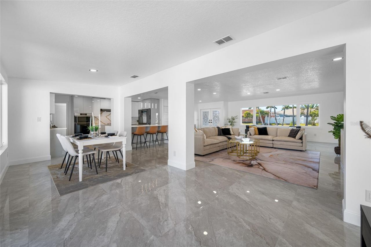 7905 9th Avenue S, Saint Petersburg, FL 33707 Photo