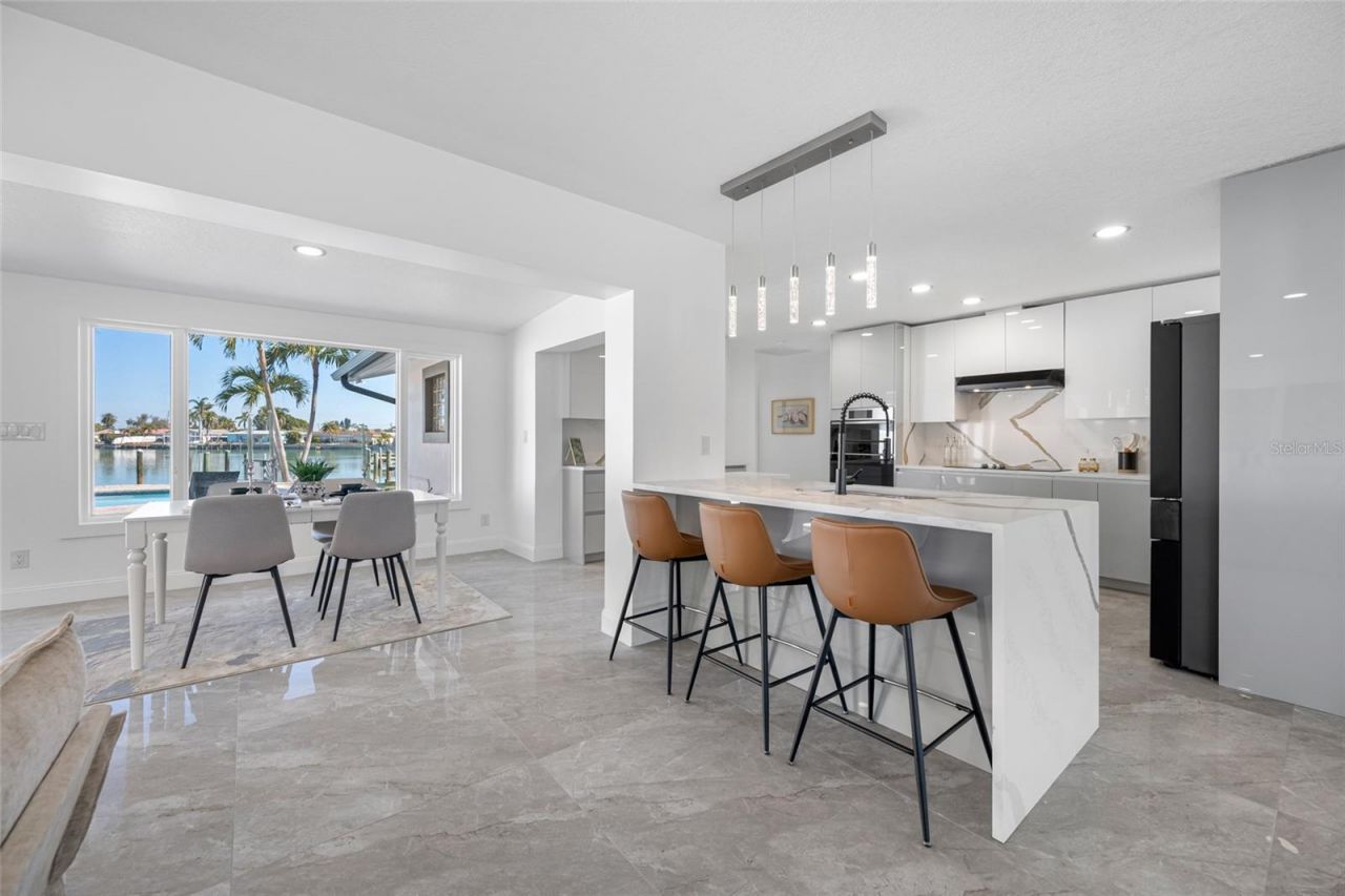 7905 9th Avenue S, Saint Petersburg, FL 33707 Photo