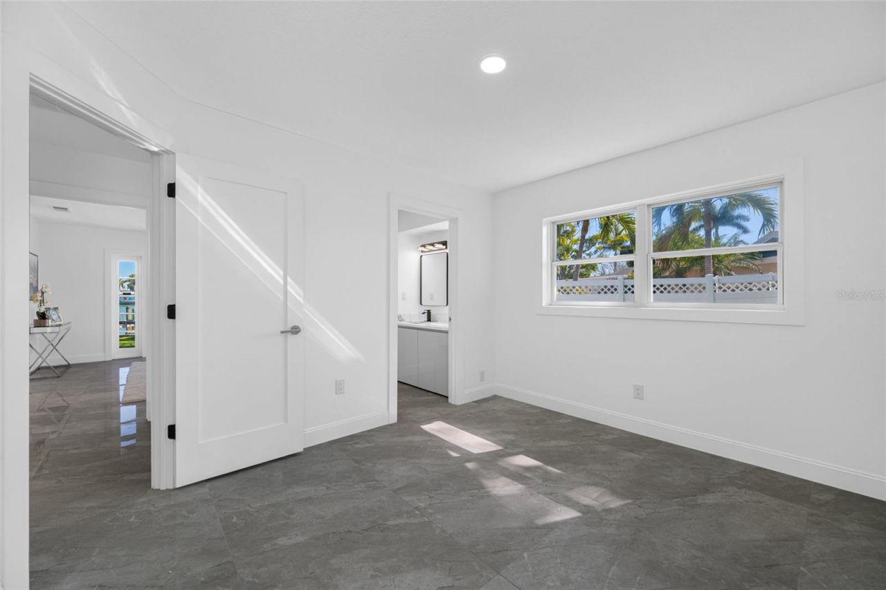 7905 9th Avenue S, Saint Petersburg, FL 33707 Photo