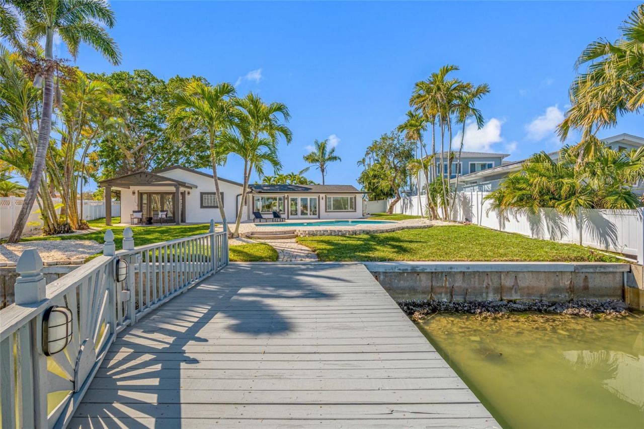 7905 9th Avenue S, Saint Petersburg, FL 33707 Photo