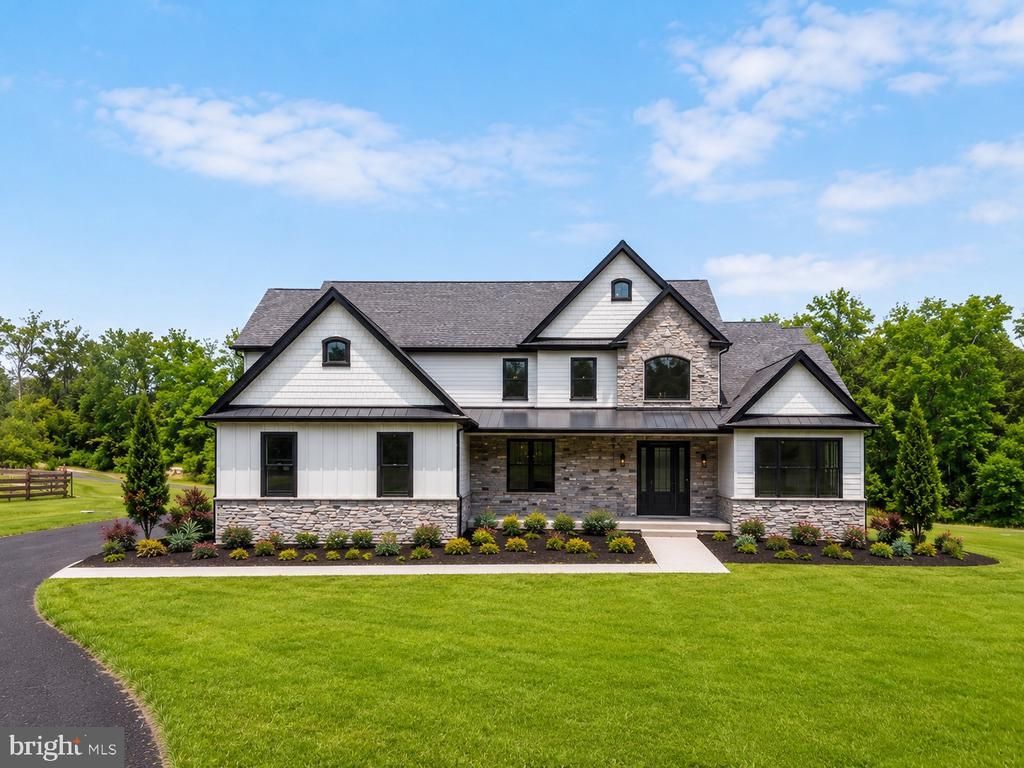 102 RAILROAD AVENUE, CHALFONT, PA 18914