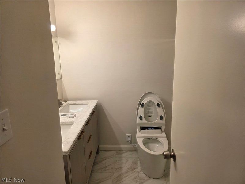 2202 Acacia Park Drive, Unit 2612, Lyndhurst, OH 44124 Photo 16