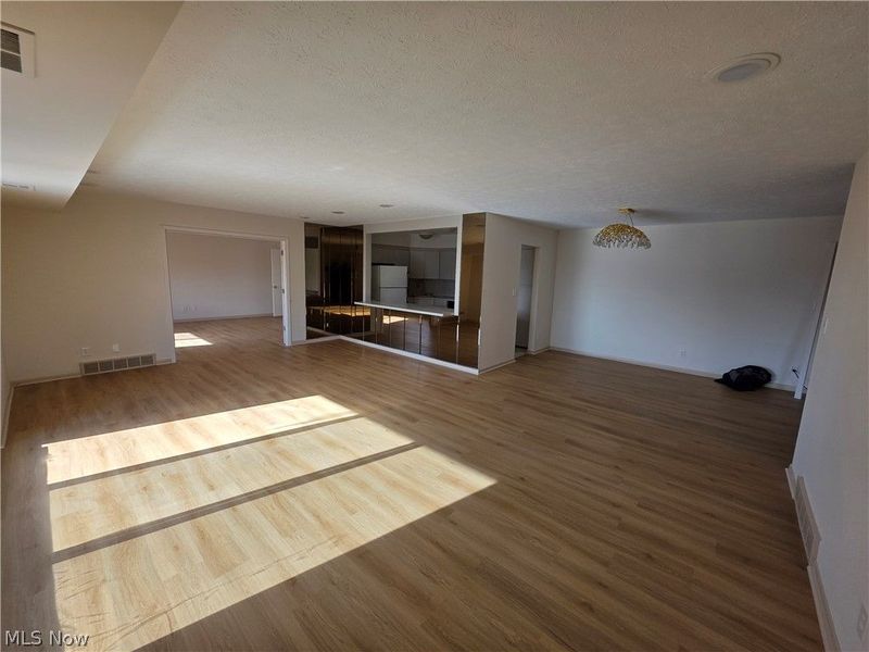 2202 Acacia Park Drive, Unit 2612, Lyndhurst, OH 44124 Photo 5