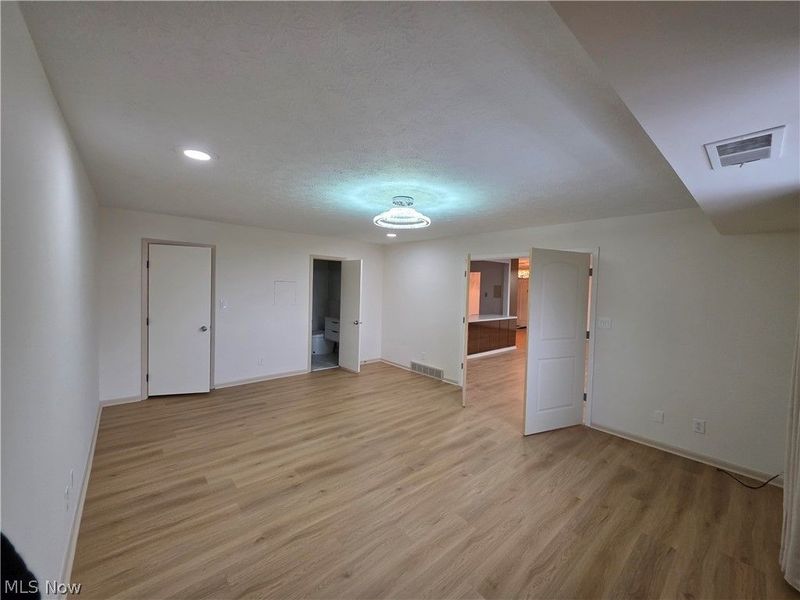 2202 Acacia Park Drive, Unit 2612, Lyndhurst, OH 44124 Photo 8