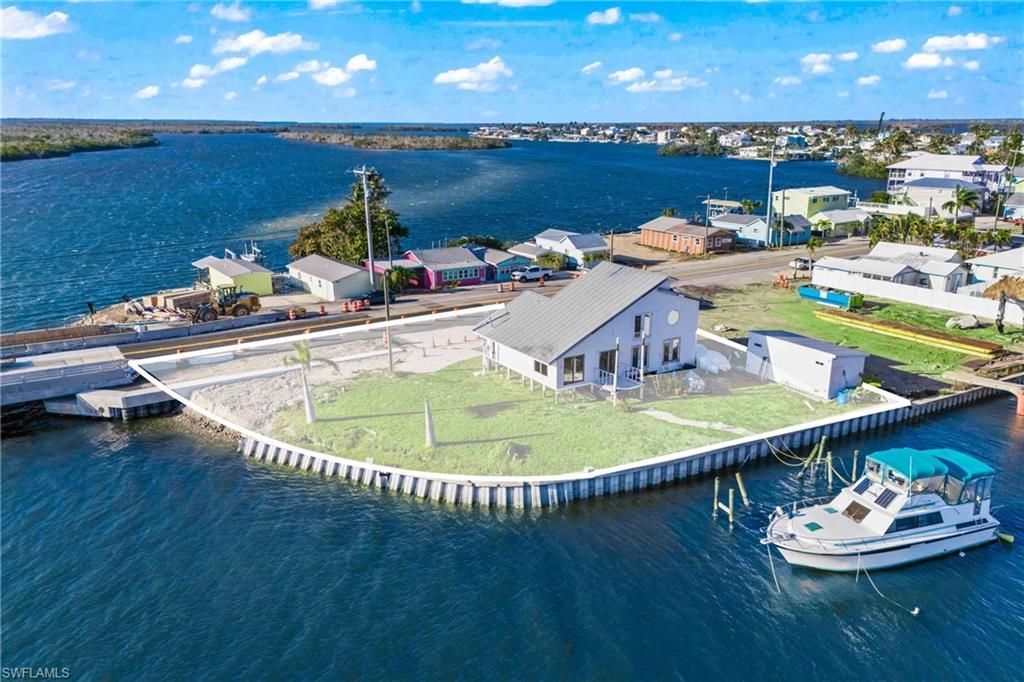 4767 Pine Island Rd Nw, Matlacha, FL 33993 Photo