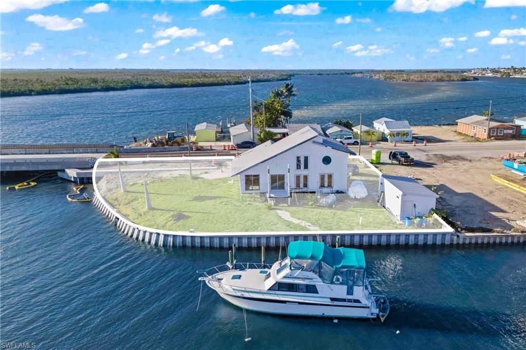 4767 Pine Island Rd Nw, Matlacha, FL 33993 Photo