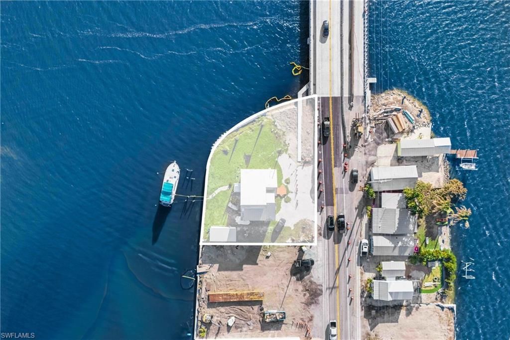 4767 Pine Island Rd Nw, Matlacha, FL 33993 Photo