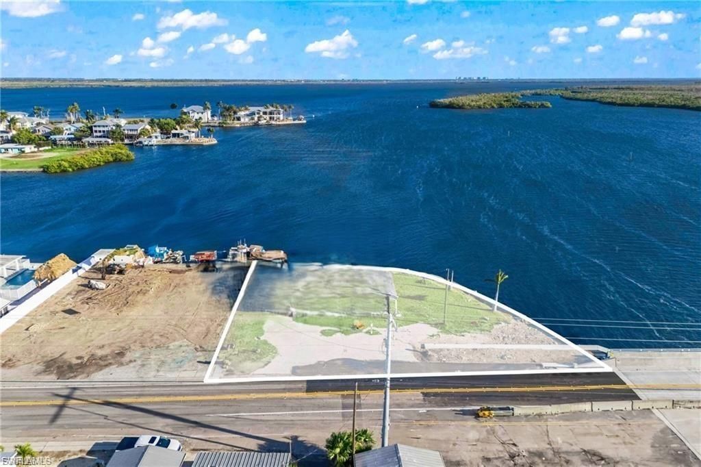 4767 Pine Island Rd Nw, Matlacha, FL 33993 Photo