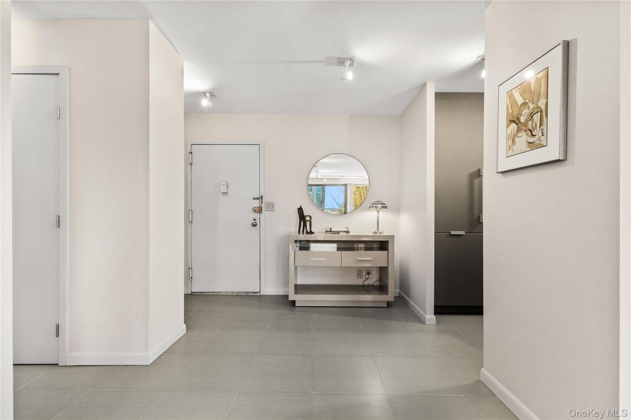 15 Stewart Place, Unit 4A, White Plains, NY 10603 Main Photo