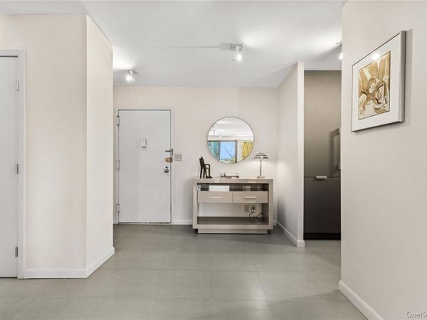 15 Stewart Place, Unit 4A, White Plains, NY 10603