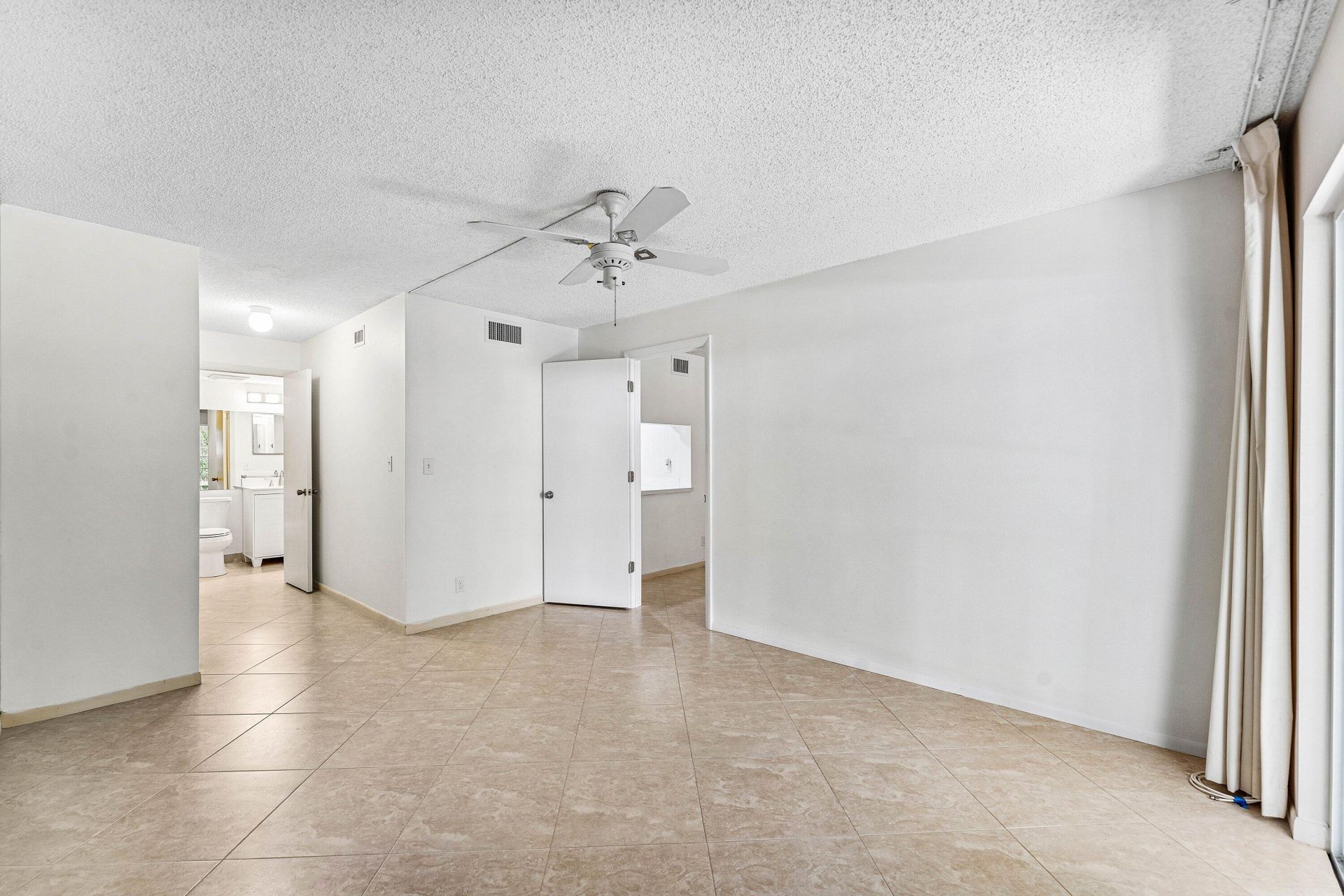3909 N Ocean Boulevard, Unit 106, Fort Lauderdale, FL 33308 Photo