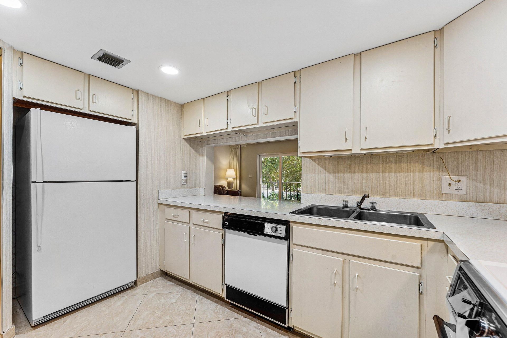 3909 N Ocean Boulevard, Unit 106, Fort Lauderdale, FL 33308 Photo
