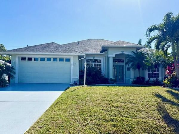 3405 SE Hart Circle, Port Saint Lucie, FL 34984