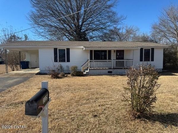 315 Walnut Street , Adamsville, TN 38310