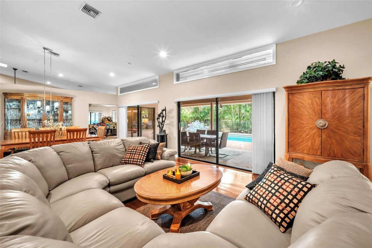 7371 NW 83rd Way, Tamarac, FL 33321 Photo