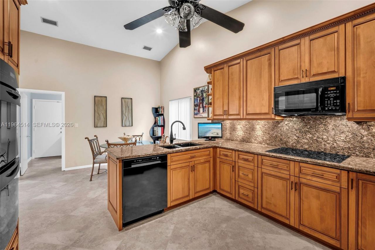 7371 NW 83rd Way, Tamarac, FL 33321 Photo