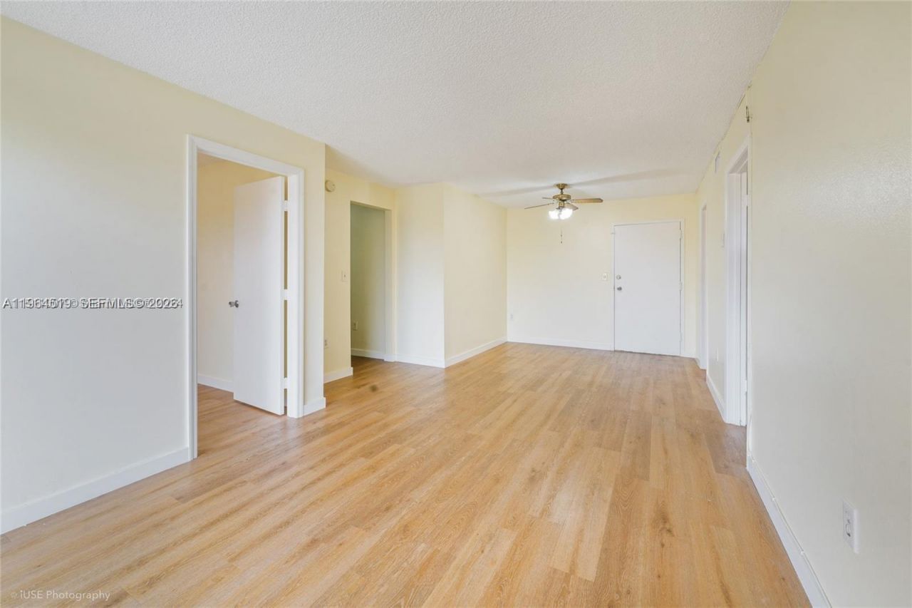 4801 NW 7th St, Unit 803-16, Miami, FL 33126 Photo