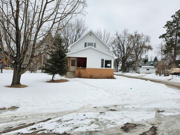 400 2nd Street SW, Braham, MN 55006