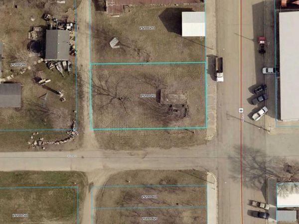 114 Main St , Walters, MN 56097