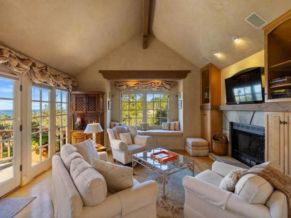 SE of 4th, Carmel, CA 93921