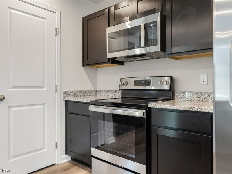 246 River Run Drive, Elyria, OH 44035 Photo 10