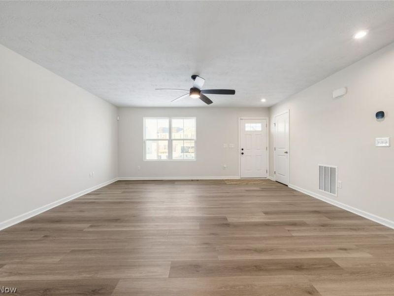 246 River Run Drive, Elyria, OH 44035 Photo 3