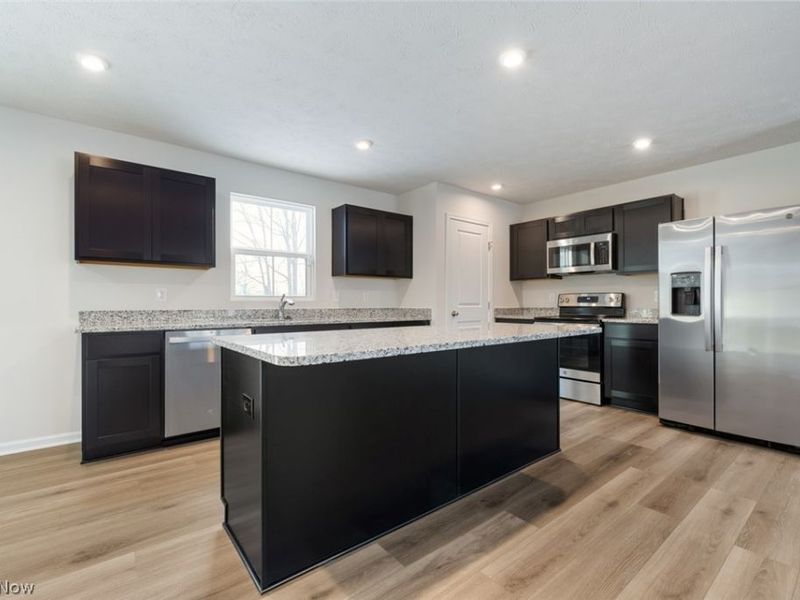 246 River Run Drive, Elyria, OH 44035 Photo 7