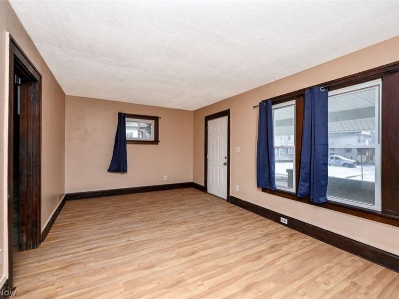 443 W Thornton Street W, Akron, OH 44307 Photo 4