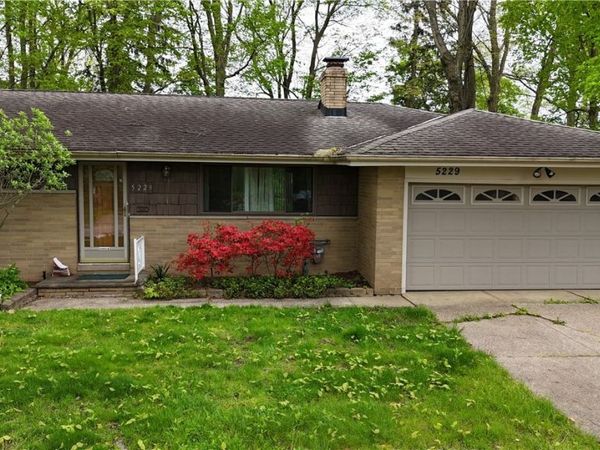 5229 Evergreen Drive, North Olmsted, OH 44070