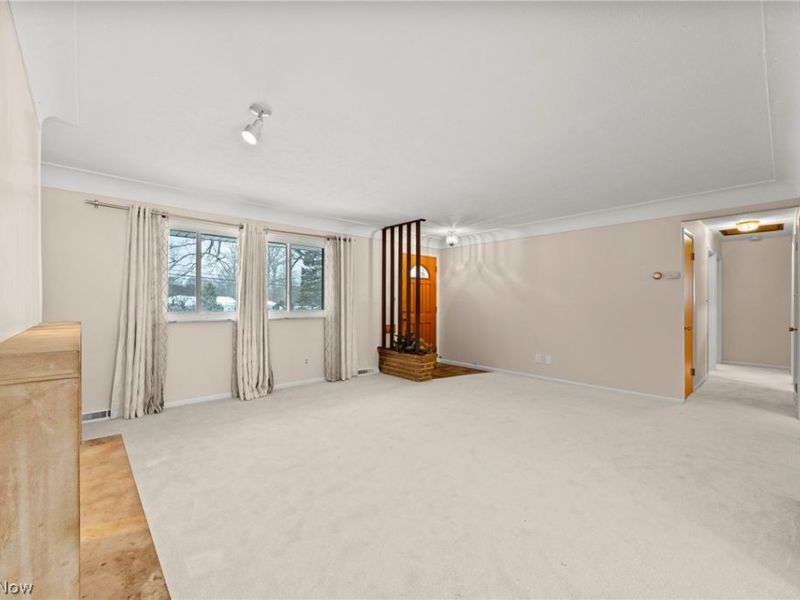 5229 Evergreen Drive, North Olmsted, OH 44070 Photo 11