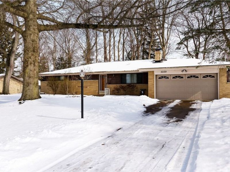 5229 Evergreen Drive, North Olmsted, OH 44070 Photo 6