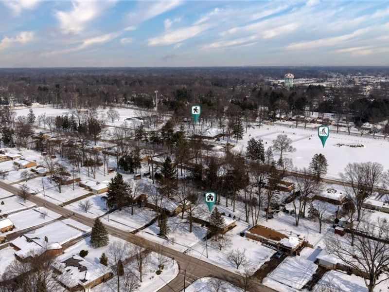 5229 Evergreen Drive, North Olmsted, OH 44070 Photo 7