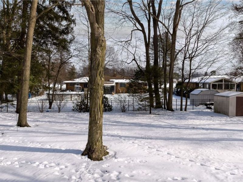 5229 Evergreen Drive, North Olmsted, OH 44070 Photo 9